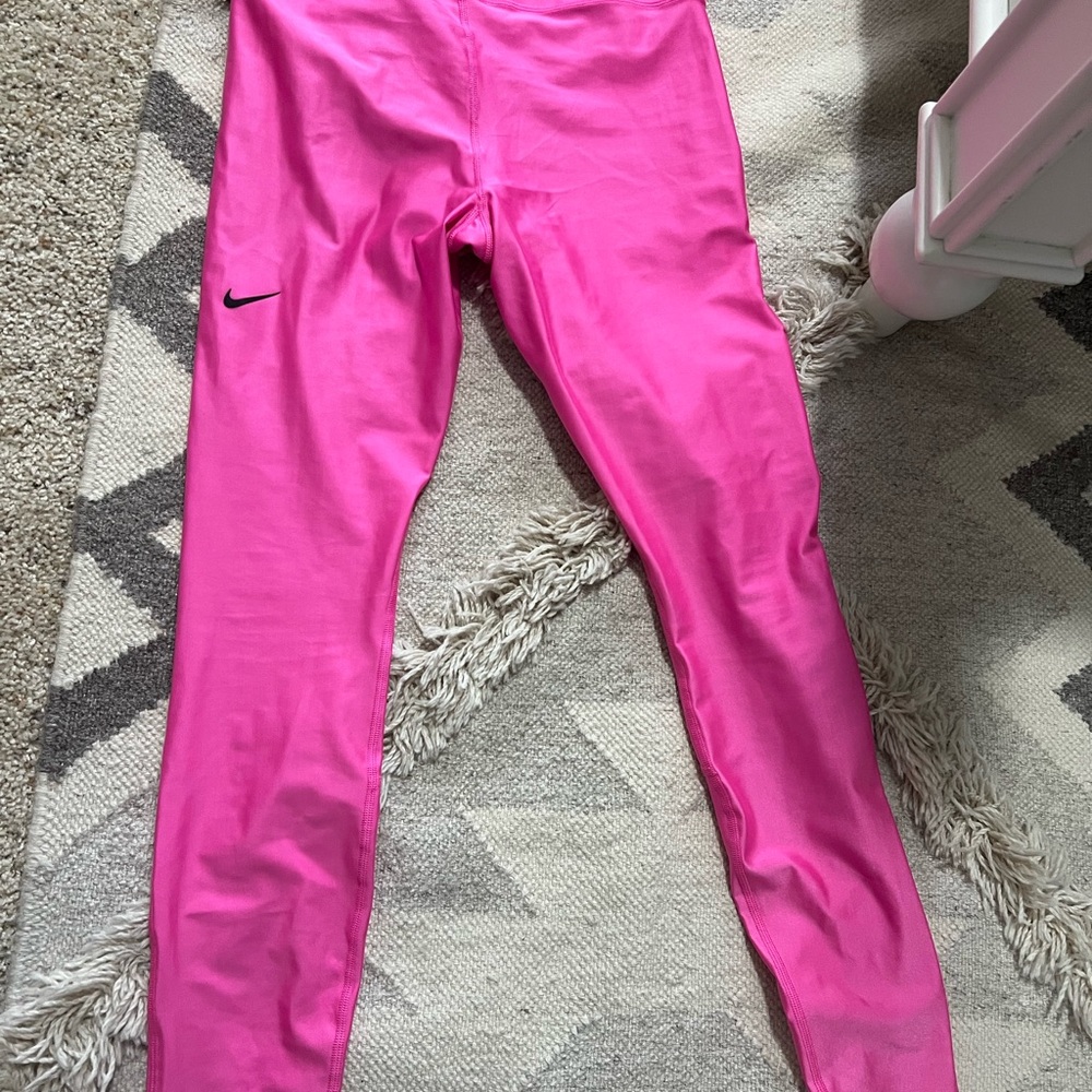 Nike Bright Pink Ankle Leggings small 7/8 inseam 24